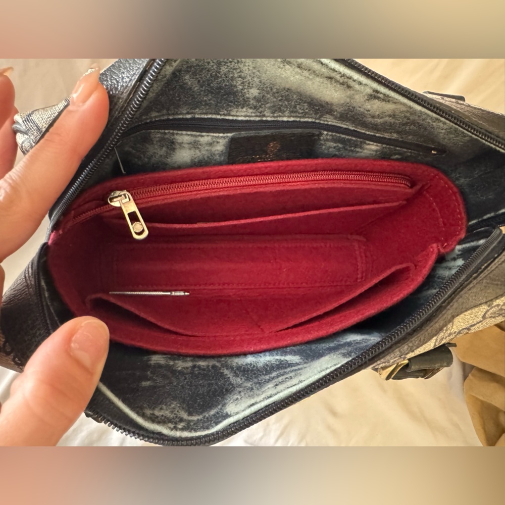 Gucci Blue and Red Crossbody Bag with Signature Style - Picture 8 of 16